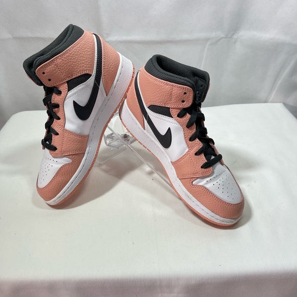 COPY - Nike Air Jordans pink youth girls size 5.5 y - Picture 6 of 8